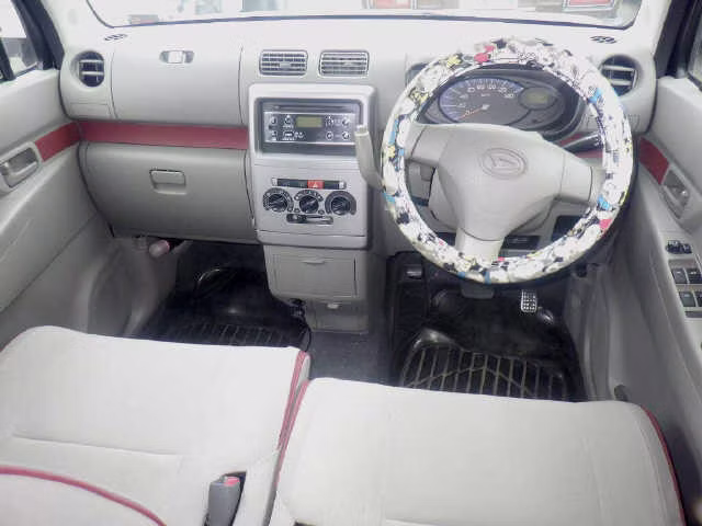 DAIHATSU MOVE CONTE