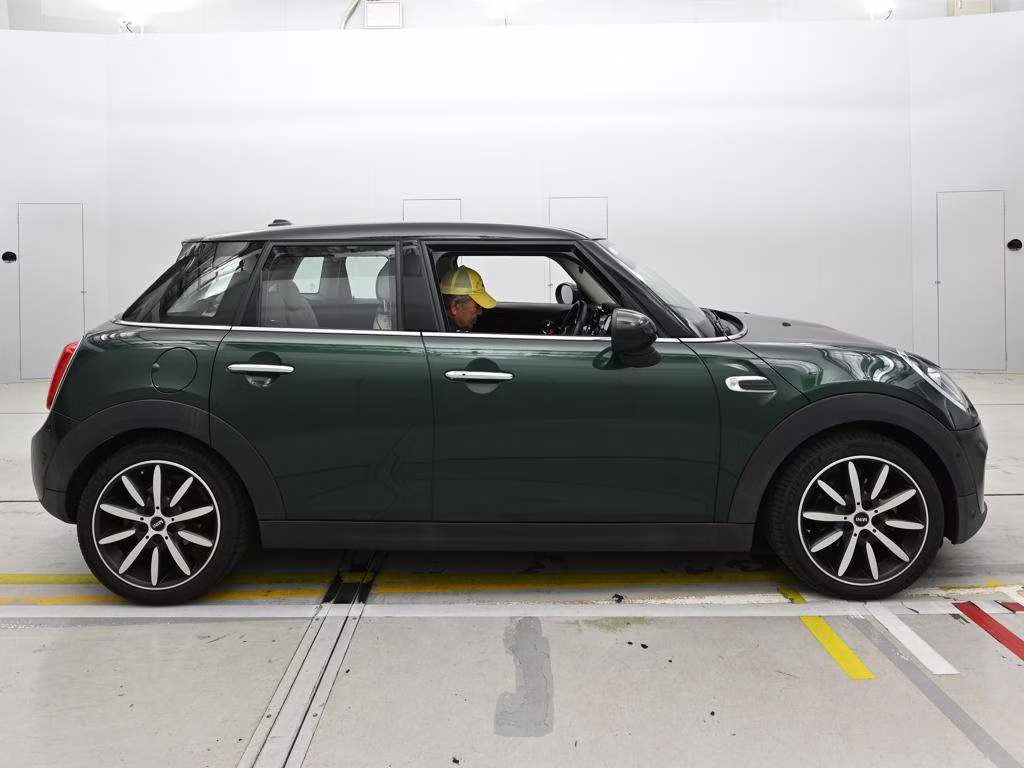 MINI HATCH