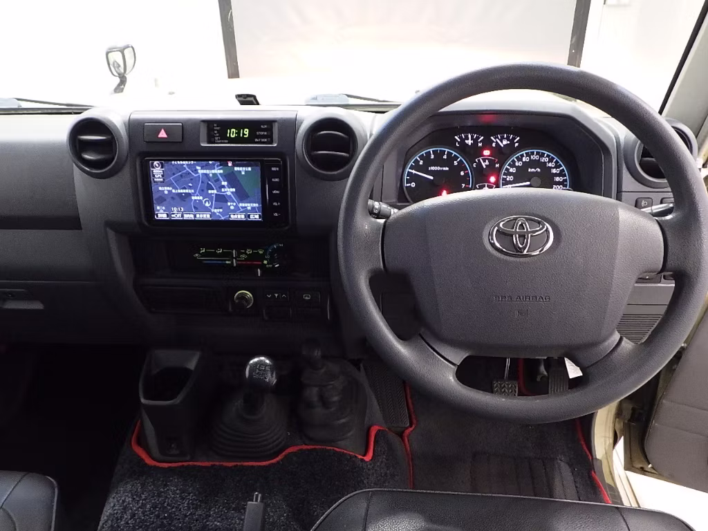 TOYOTA LAND CRUISER