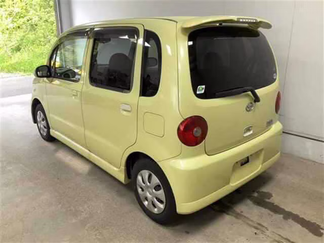 DAIHATSU MOVE LATTE
