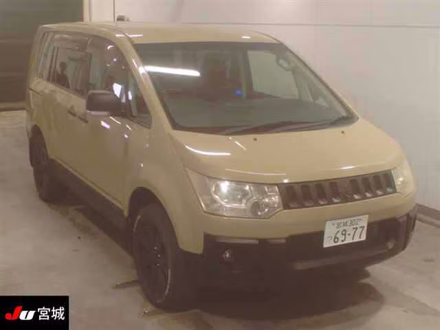 MITSUBISHI DELICA D:5