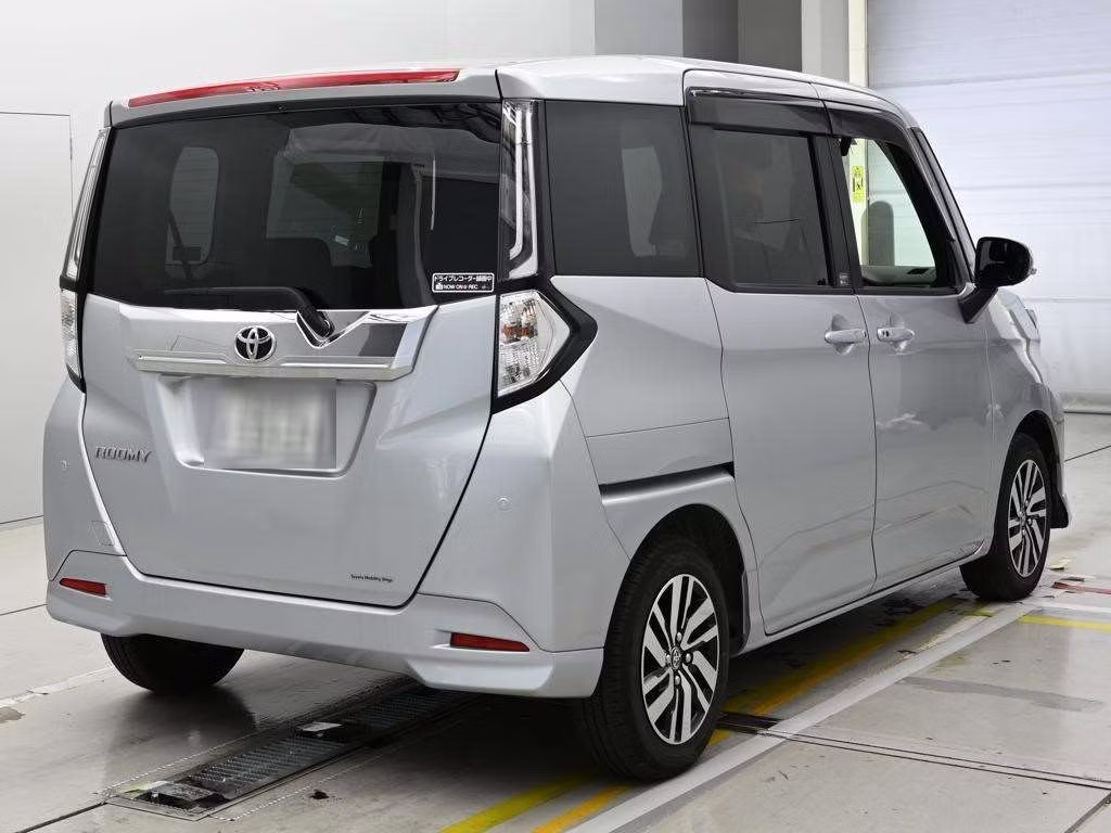 TOYOTA ROOMY
