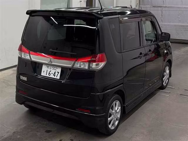MITSUBISHI DELICA D:2