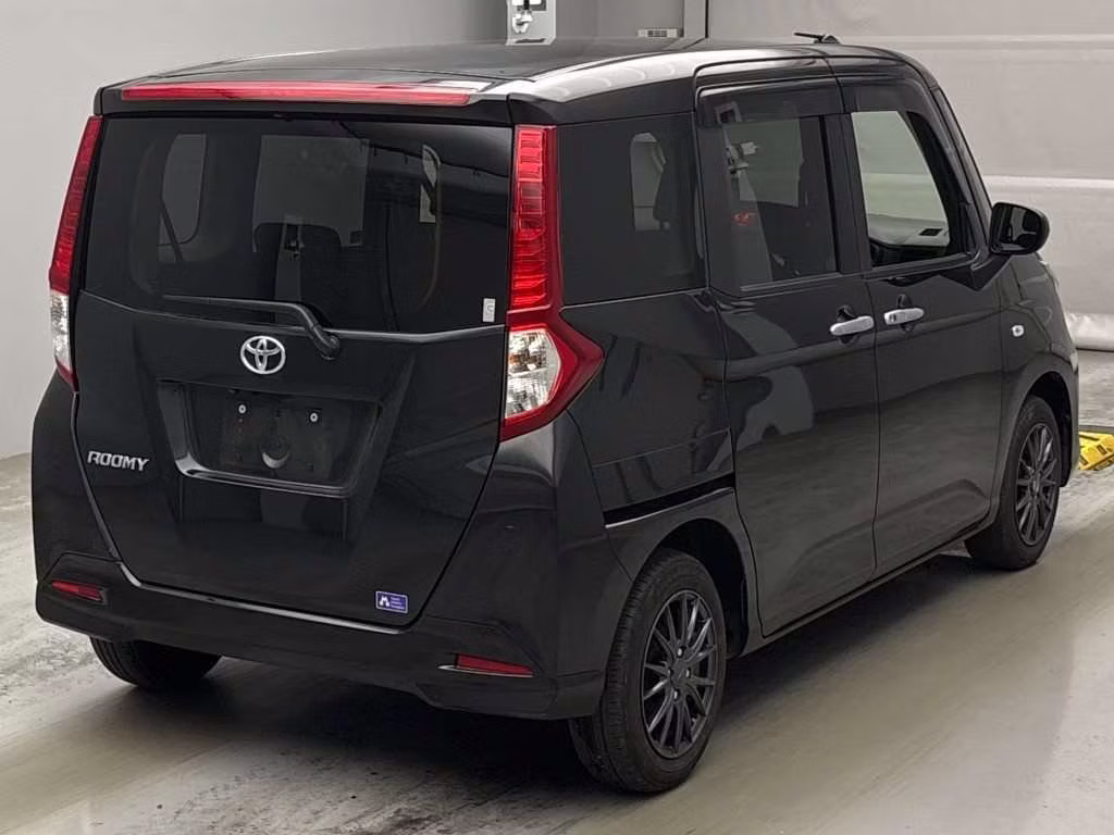 TOYOTA ROOMY