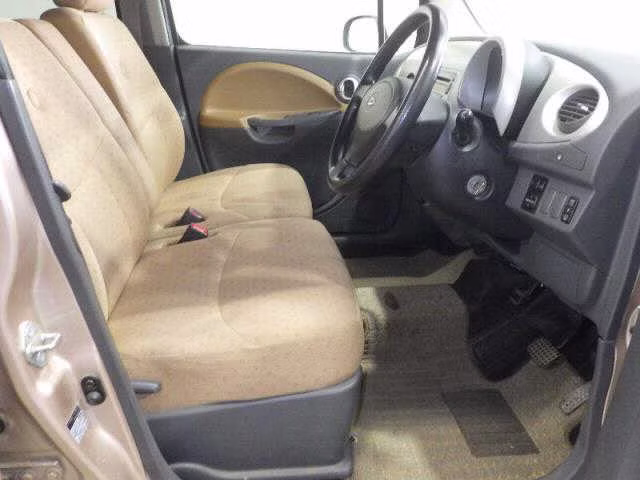 DAIHATSU MOVE LATTE