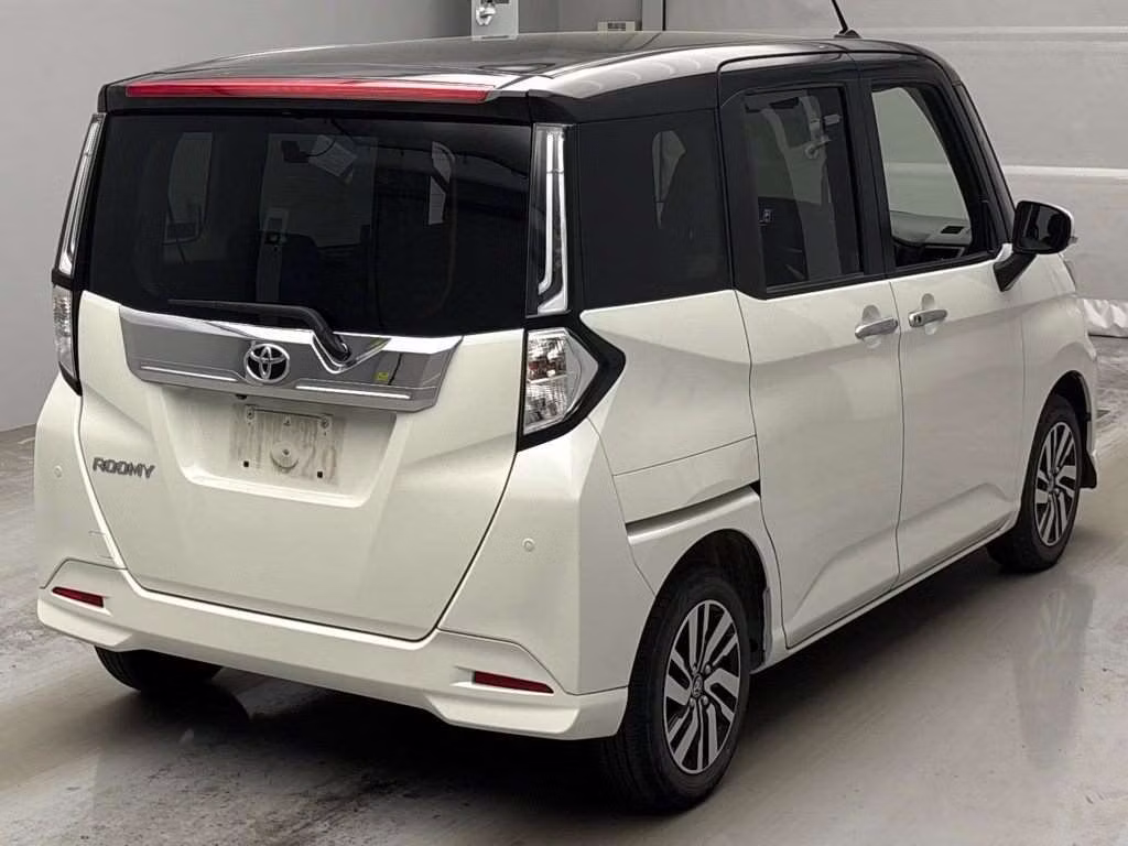 TOYOTA ROOMY