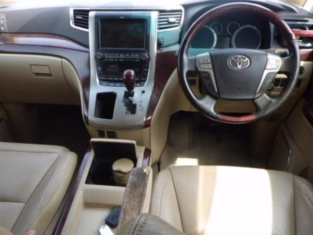 TOYOTA VELLFIRE