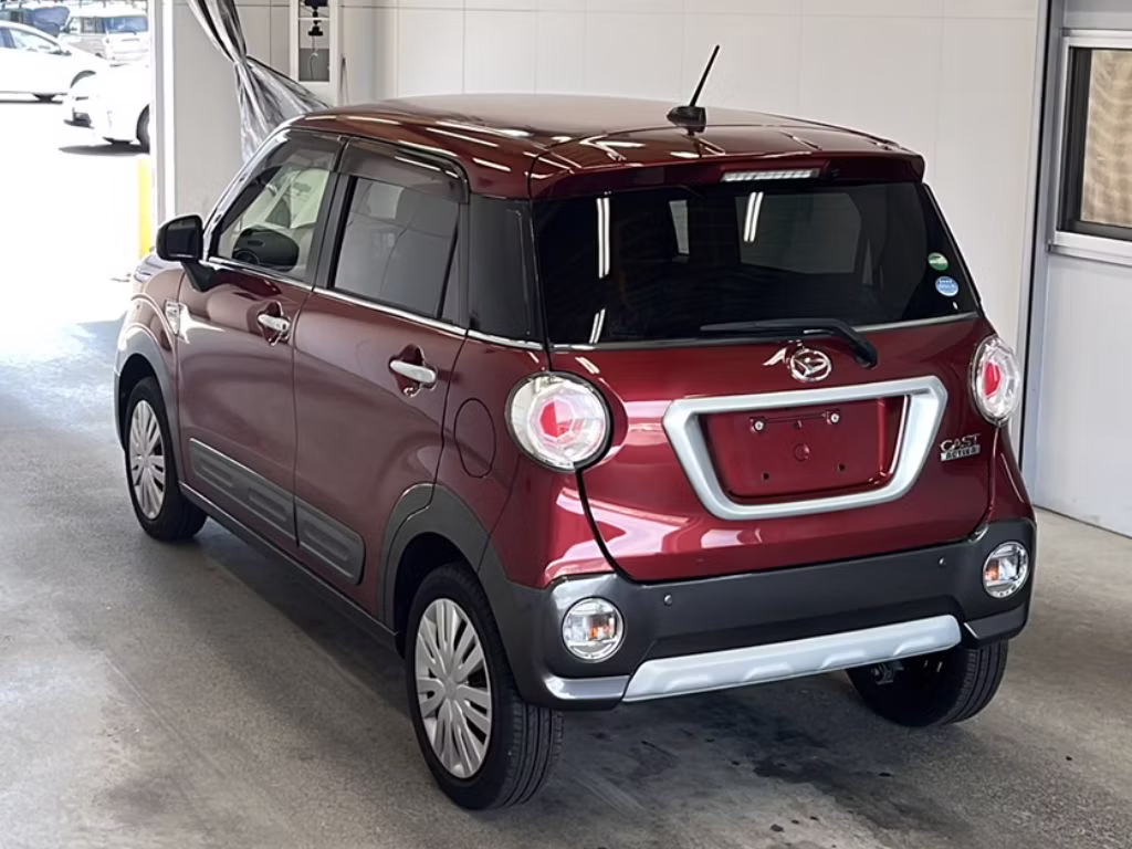DAIHATSU CAST