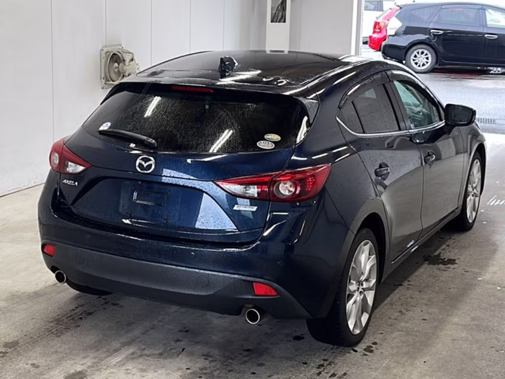 MAZDA AXELA