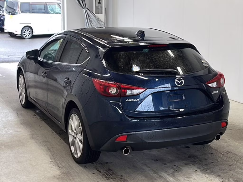 MAZDA AXELA