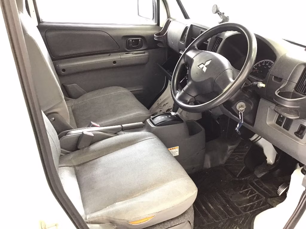 MITSUBISHI MINICAB
