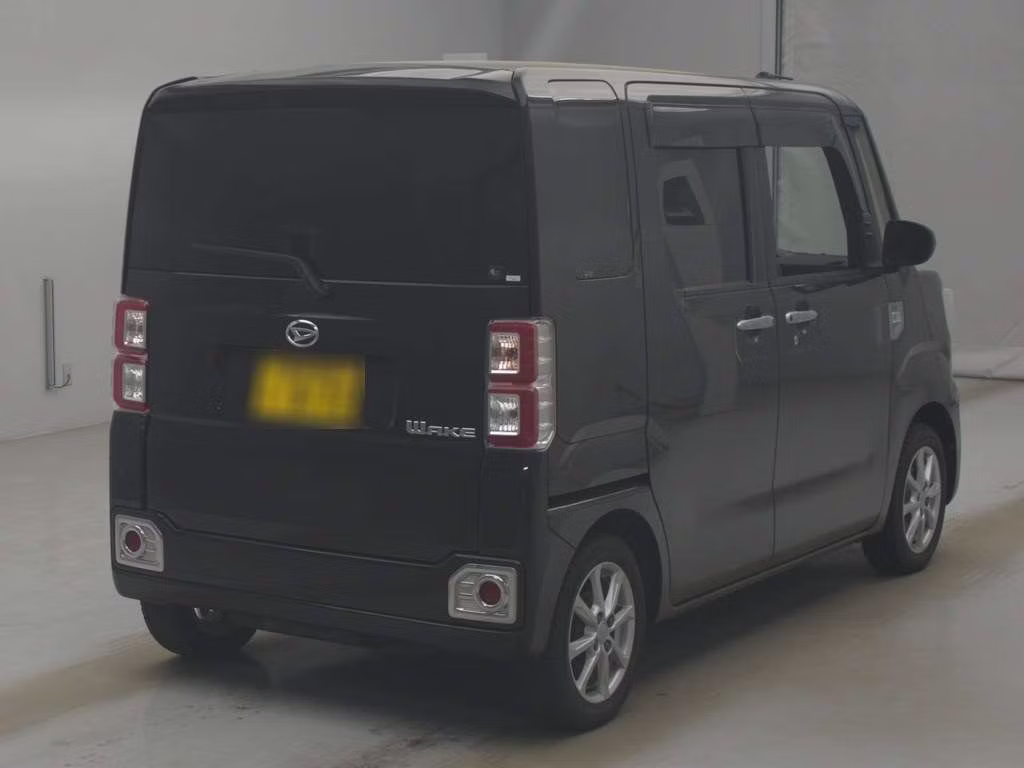 DAIHATSU WAKE
