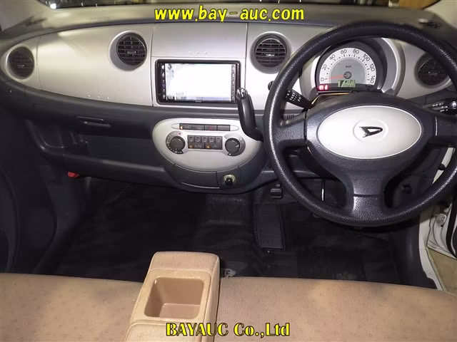 DAIHATSU MOVE LATTE