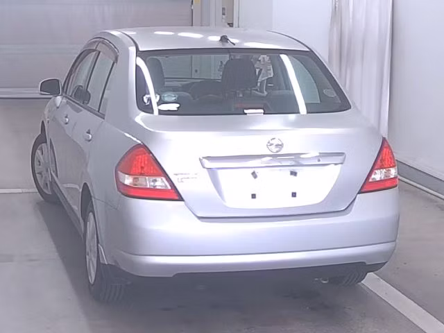 NISSAN TIIDA LATIO