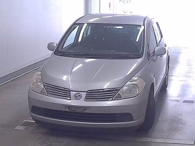 NISSAN TIIDA LATIO