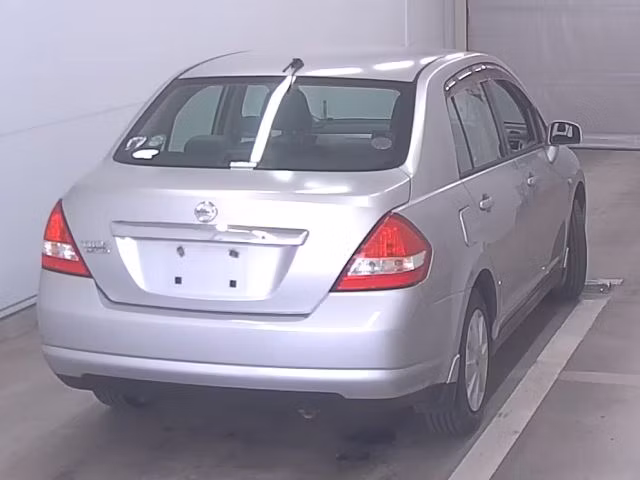 NISSAN TIIDA LATIO