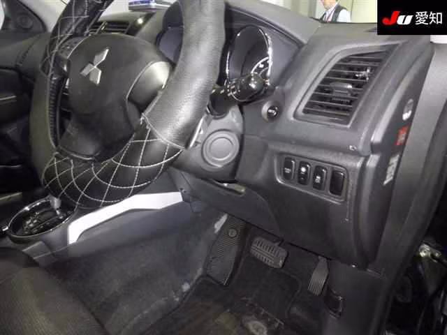 MITSUBISHI RVR