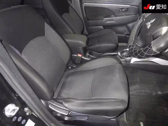 MITSUBISHI RVR