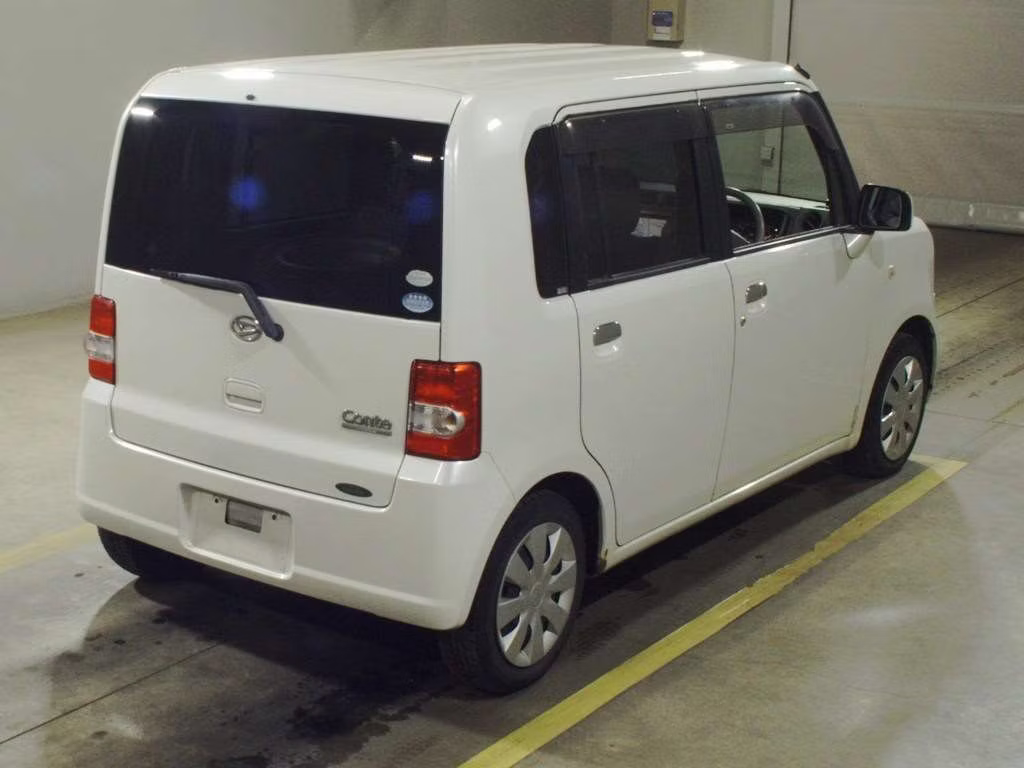 DAIHATSU MOVE CONTE