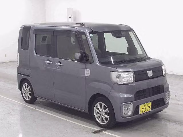 DAIHATSU WAKE