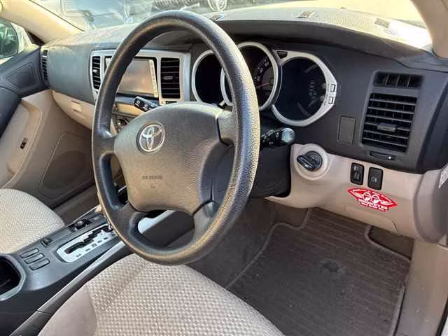 TOYOTA HILUX SURF