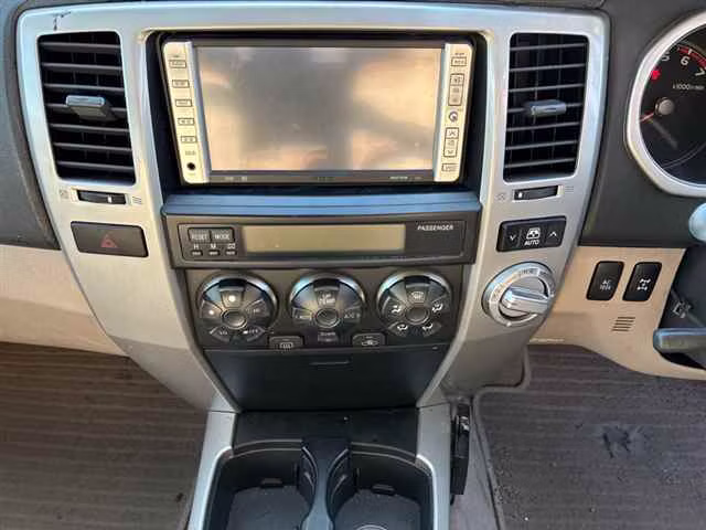 TOYOTA HILUX SURF