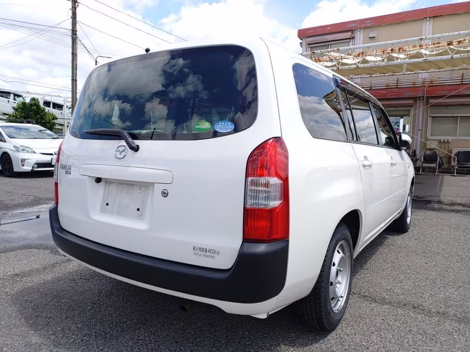 MAZDA FAMILIA