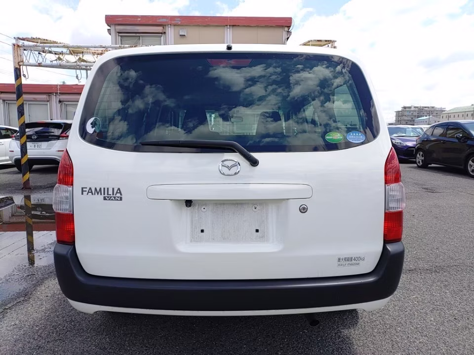 MAZDA FAMILIA