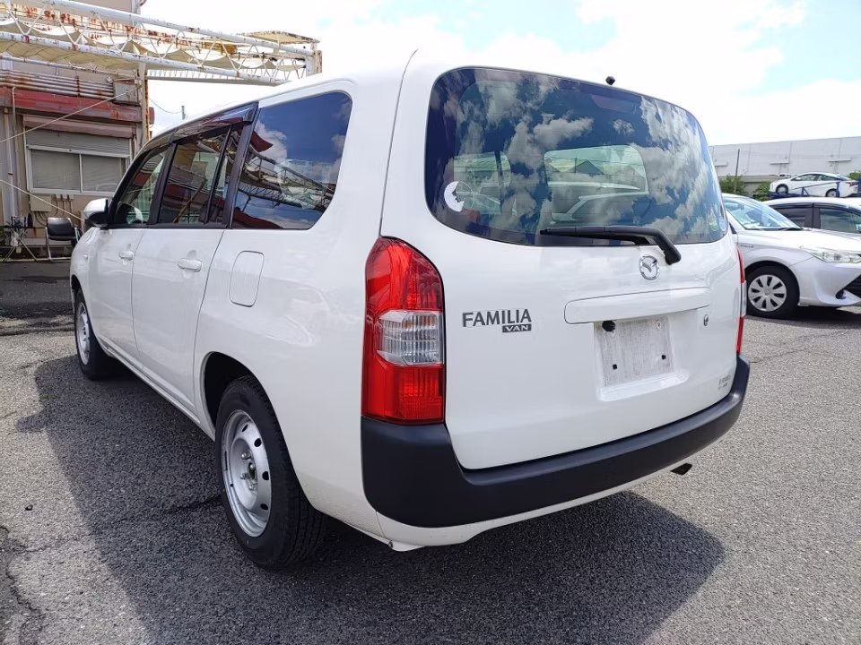 MAZDA FAMILIA