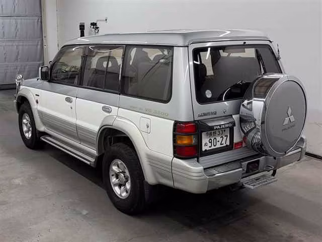 MITSUBISHI PAJERO