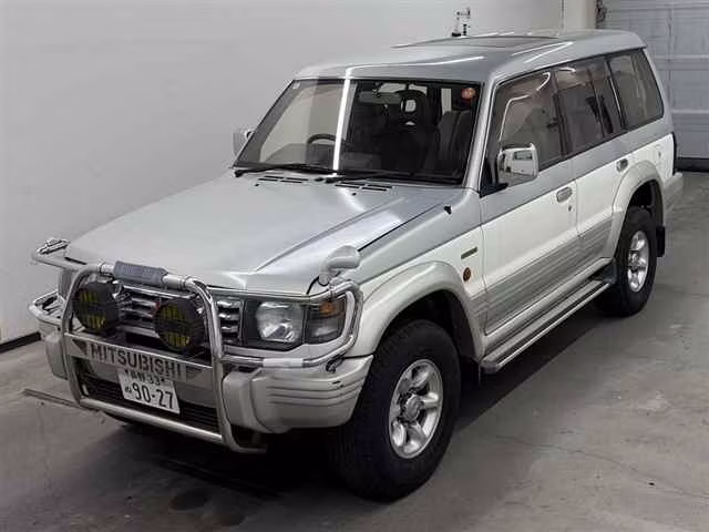MITSUBISHI PAJERO