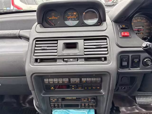 MITSUBISHI PAJERO