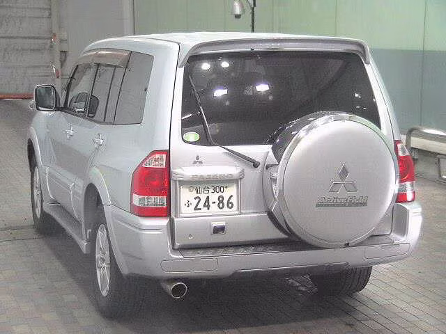 MITSUBISHI PAJERO