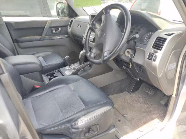 MITSUBISHI PAJERO