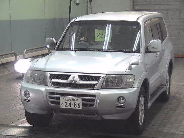 MITSUBISHI PAJERO