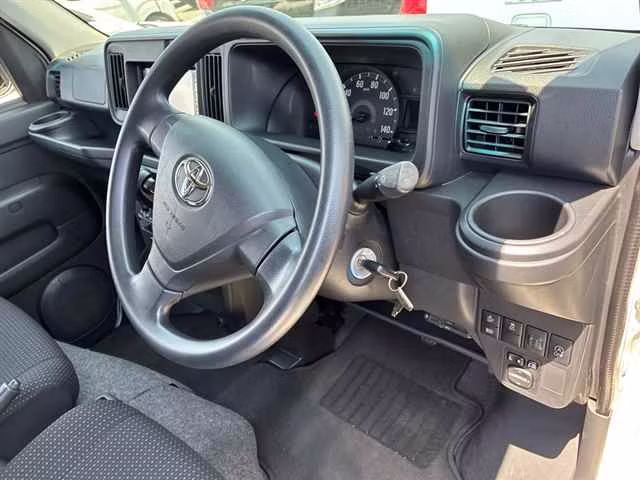 TOYOTA PIXIS VAN