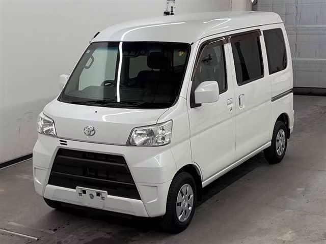 TOYOTA PIXIS VAN