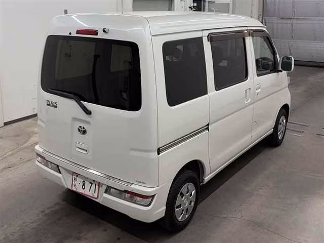 TOYOTA PIXIS VAN