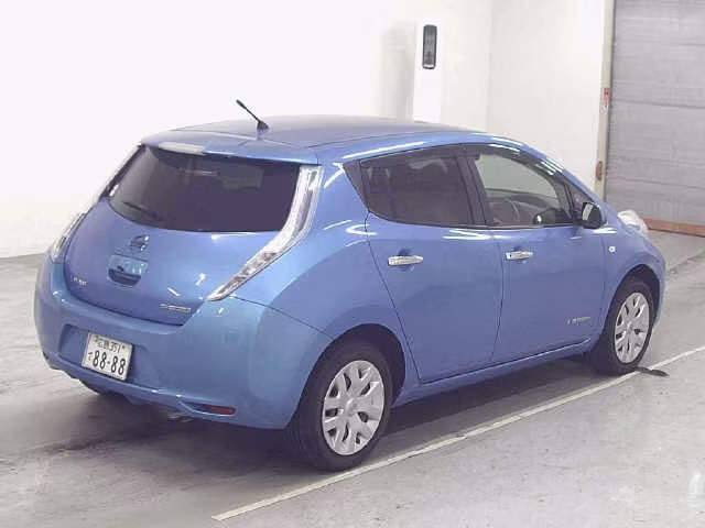 NISSAN LEAF