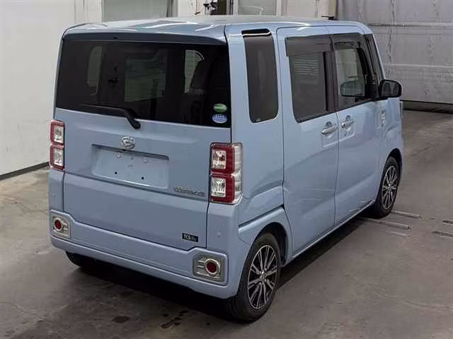DAIHATSU WAKE