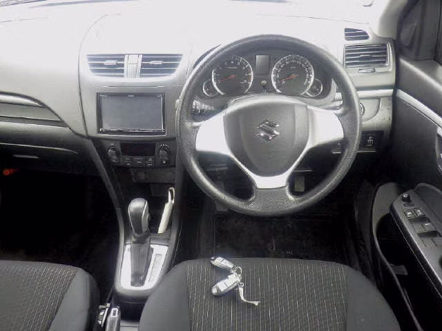 SUZUKI SWIFT