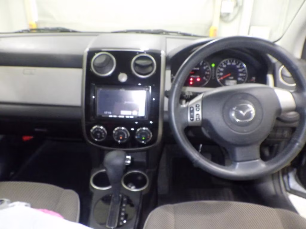 MAZDA VERISA