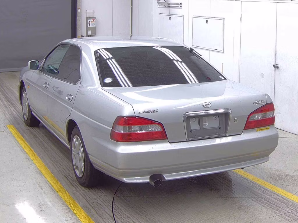 NISSAN LAUREL