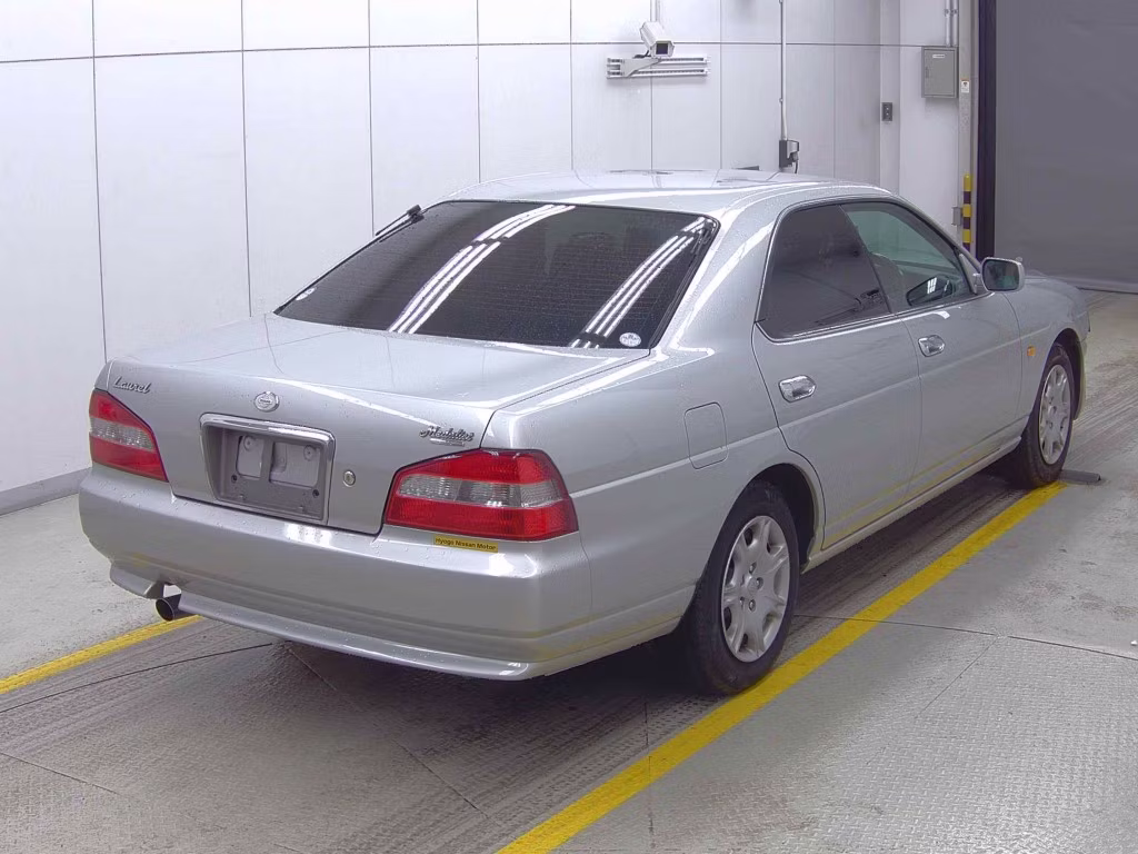 NISSAN LAUREL