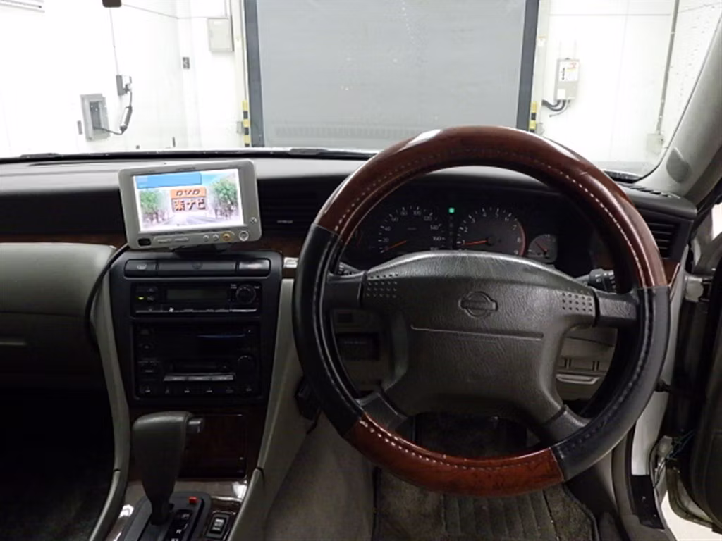 NISSAN LAUREL