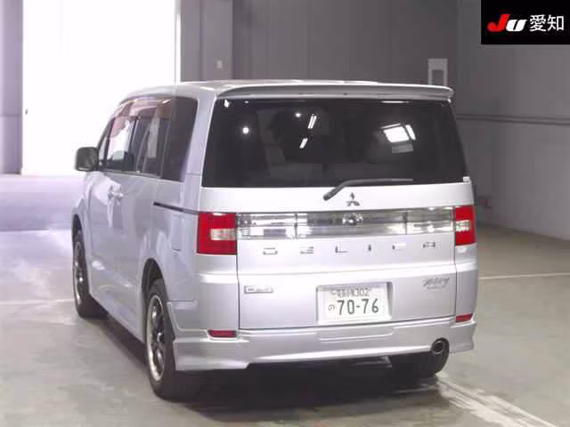 MITSUBISHI DELICA D:5