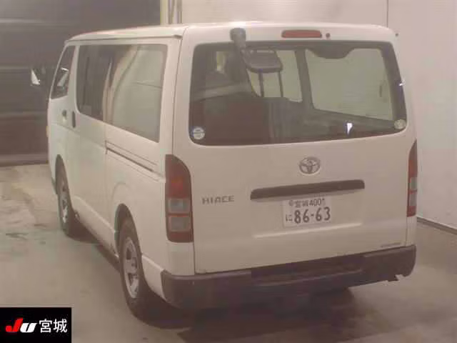 TOYOTA REGIUS ACE