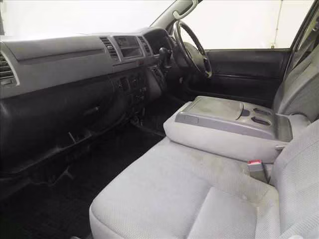 TOYOTA REGIUS ACE