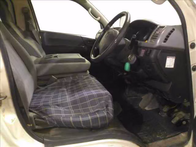 TOYOTA REGIUS ACE