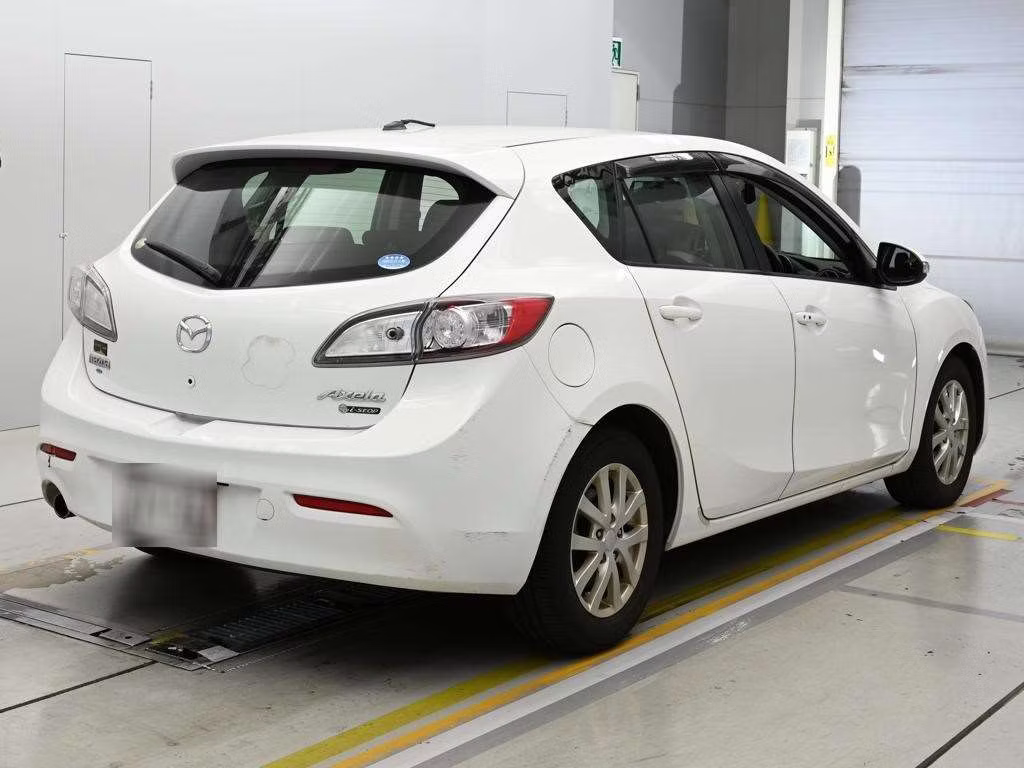 MAZDA AXELA